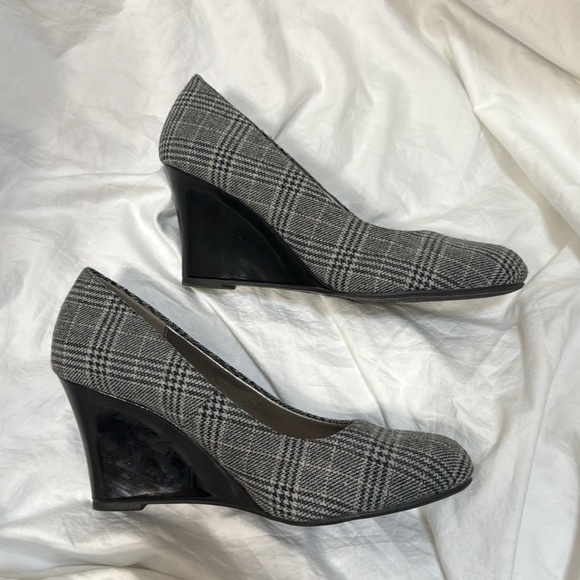Women’s Dexter Plaid Black and Gray Wedge High Heel Shoes. Size 8 - Picture 7 of 16